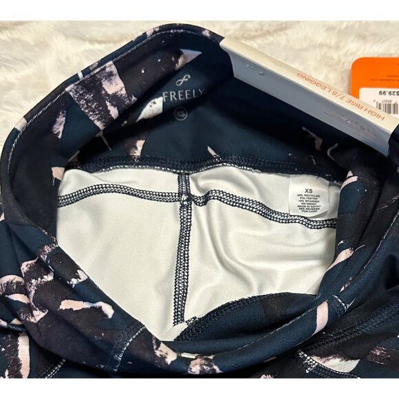 Women's Freely Brand High-Waisted Performance Above Ankle Leggings Size XS - Picture 6 of 14